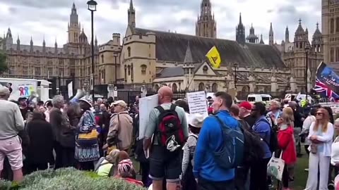 “Get Starmer Out”