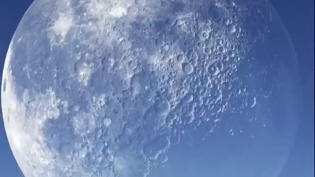 Moon passing to earth very closely