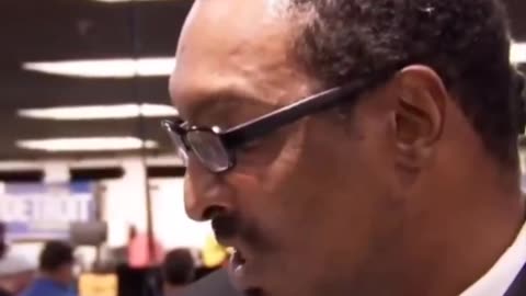 Muhammad Ali's son pawns his father’s iconic fight jacket