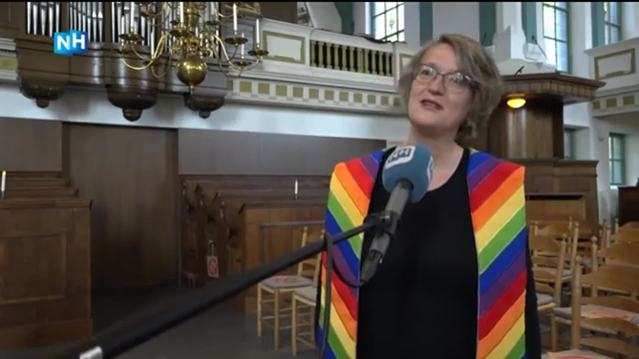 Eerste roze kerkviering in de Zaanstreek