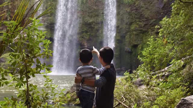 جمال الطبيعة وبرائة الاطفال