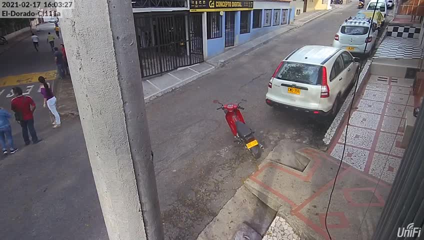 En cámaras de seguridad quedaron grabados varios hurtos en un barrio de Floridablanca