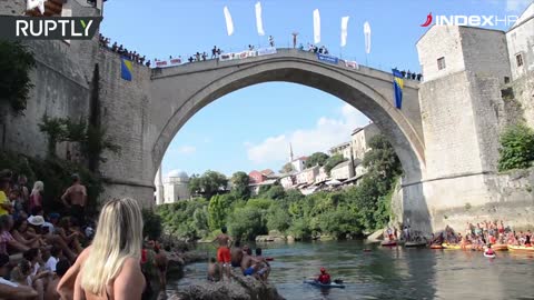 Skakanje sa Starog mosta u Mostaru
