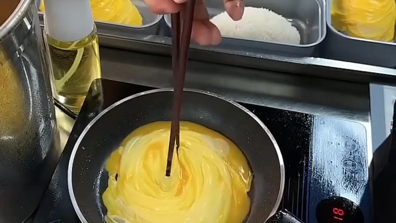 Tornado egg omlette