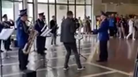 Guard of Ukraine performed at the Zoloti Vorota underground station