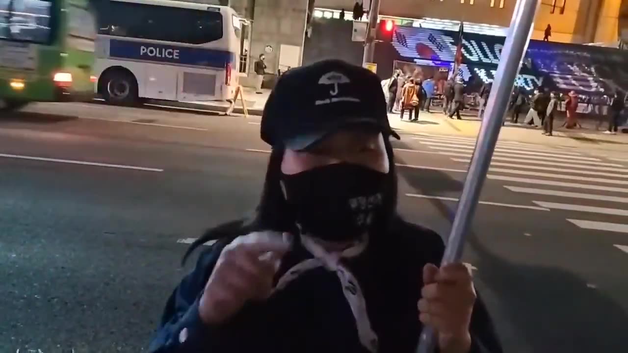 20201027_V3_S01(THYoYhRn5cg)집회신고하고 4인이 깃발달고 자전거 타고 광화문광장 오는것도 맘대로 못하게 하는가_