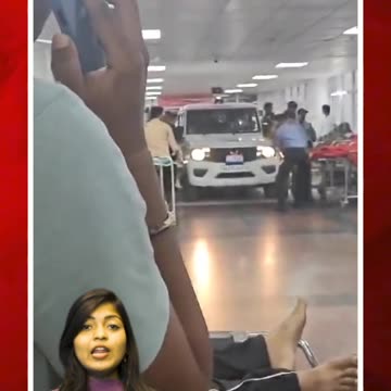 ఎమర్జెన్సీ వార్డులోకి వాహనం.. పోలీసుల అత్యుత్సాహం! #short #policevehicle #emergencyward | FBTV NEWS