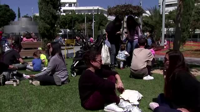 Israelis flock to malls and cafes during Passover