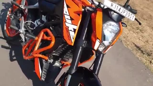 New orange and black Duke 200 bike status