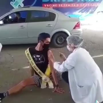 DISSE CHE A VACCINARSI COSÌ…