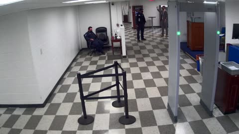 6135RHOBG3G3L8ScreeningArea8_2021-01-06_20h00min02s030ms.mp4