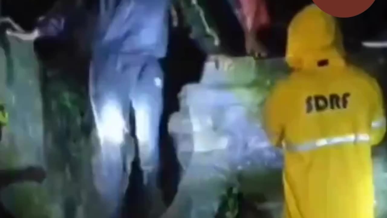 उत्तराखंड पुलिस का सफल रेस्क्यू ऑपरेशन #kedarnathlandslide #pmmodi #rescueoperations
