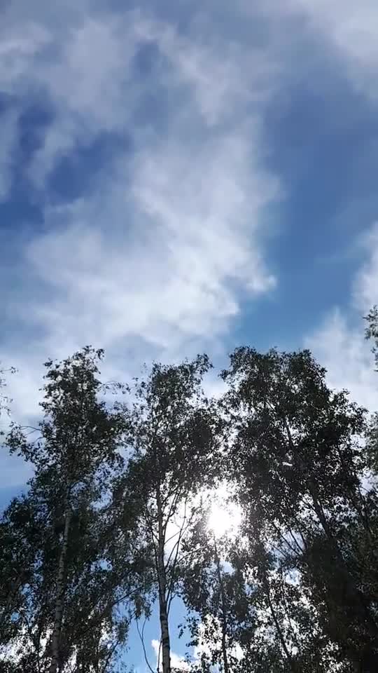 Himmel in Berlin am 6. Juni 2022 etwa 15 Uhr