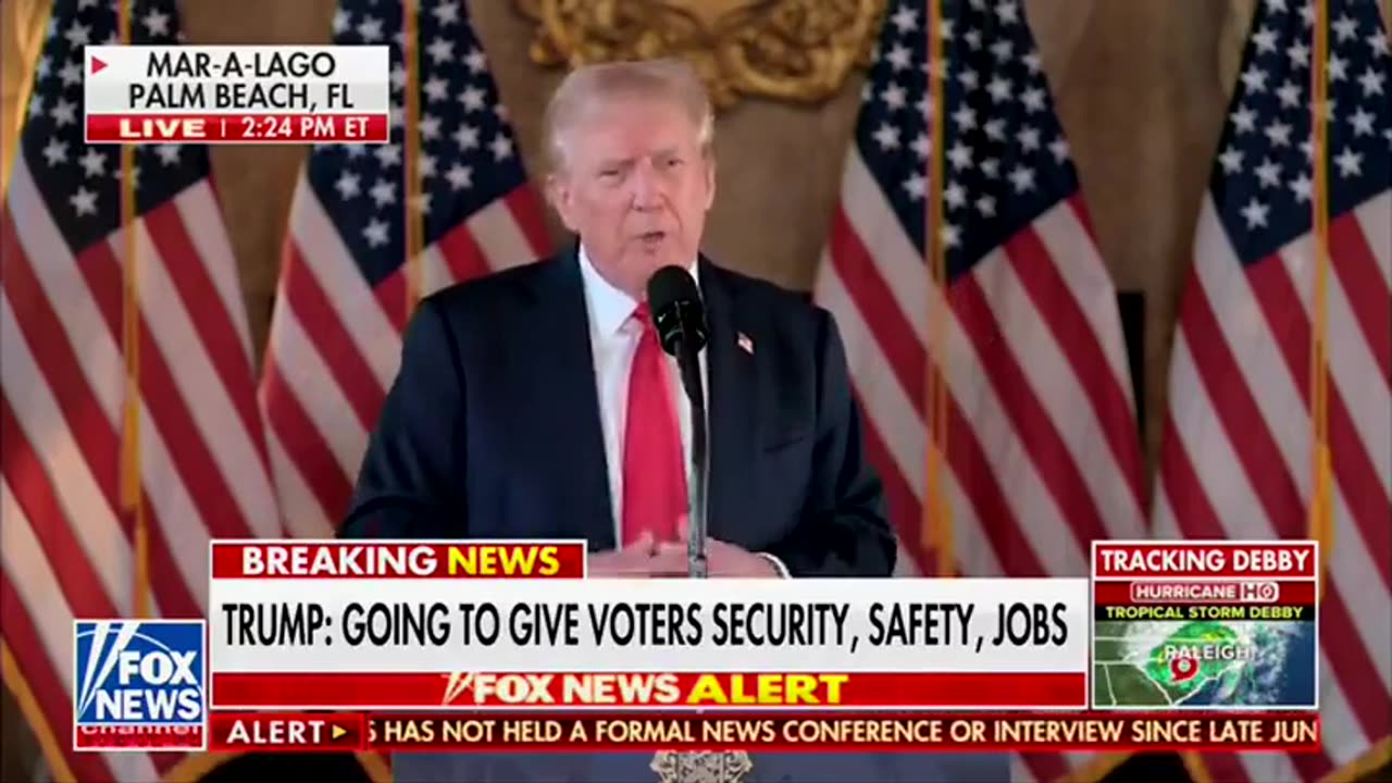 Trump CLAPS BACK With EPIC Response When Asked About Kamala's Crowd Size