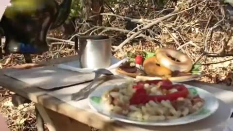 Russian soldiers frontline breakfast