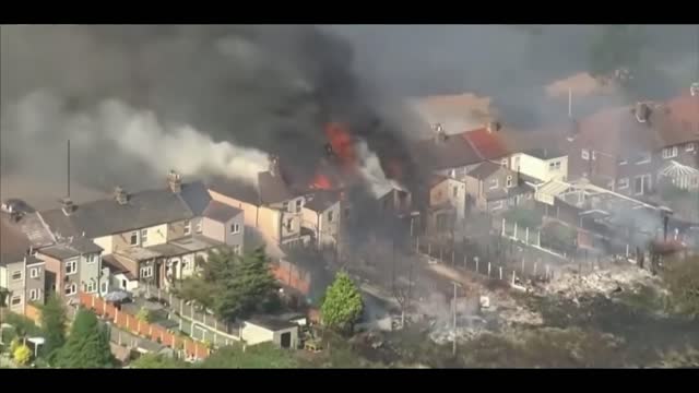 firefighters battle wildfires as extreme heat bakes Western Europe