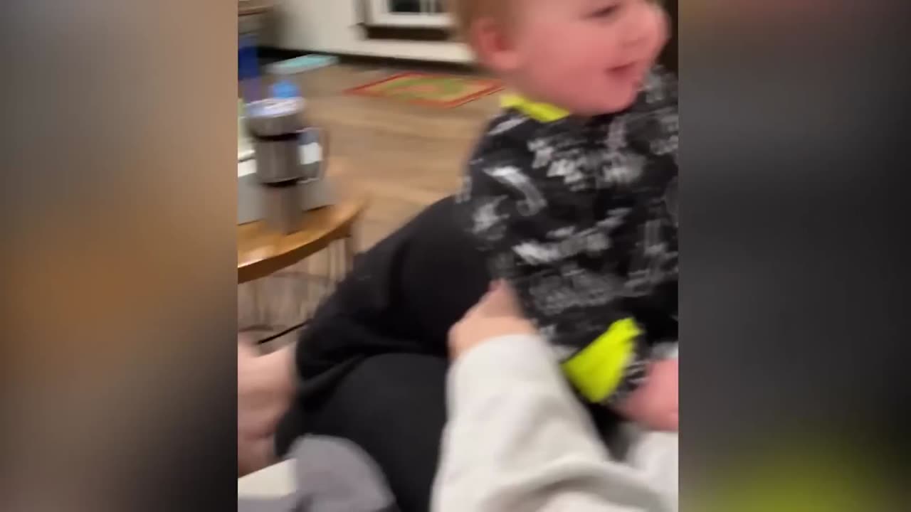 Funniest Baby Moment : Enjoy Life Like Babies