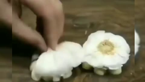 how to peel garlic