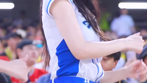 Angel-Like Cheer Squad Drives the Stadium Wild! ( Lee A-young )
