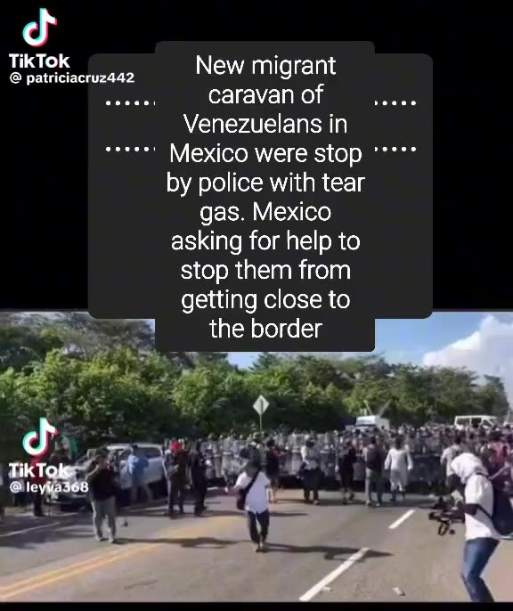 Migrants rush Mexico border