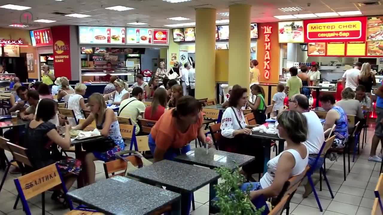 Teens Mock Boy At Burger King, Didn’t Notice Man On Bench Viral Stories. - 5:37