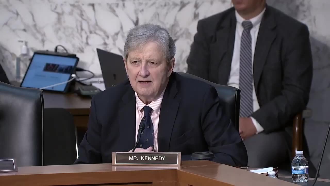 Sen. Kennedy Grills FED Chair Over _Damn Shocking Reports_ By FDIC Employees