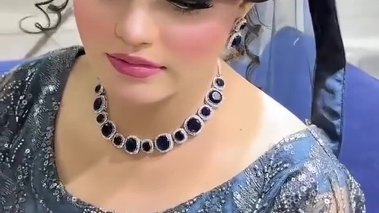 Look pakistani bride