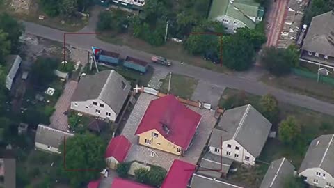 ❗️Kursk: A Russian drone filmed Ukrainian Armed Forces looters entering private homes