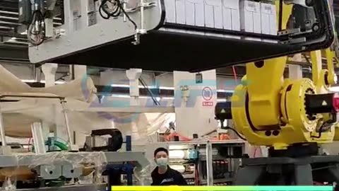 Automatic robot palletizer with roller shutters gripper #packaging#robot#palletizer