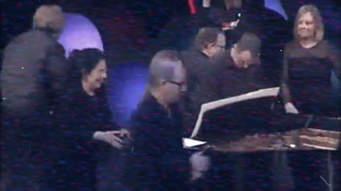 Vários pianistas num piano só - Washington Conservatory