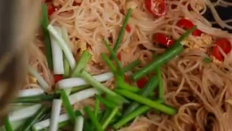 ASMR EATING SPICY NOODLES WITH EGGS