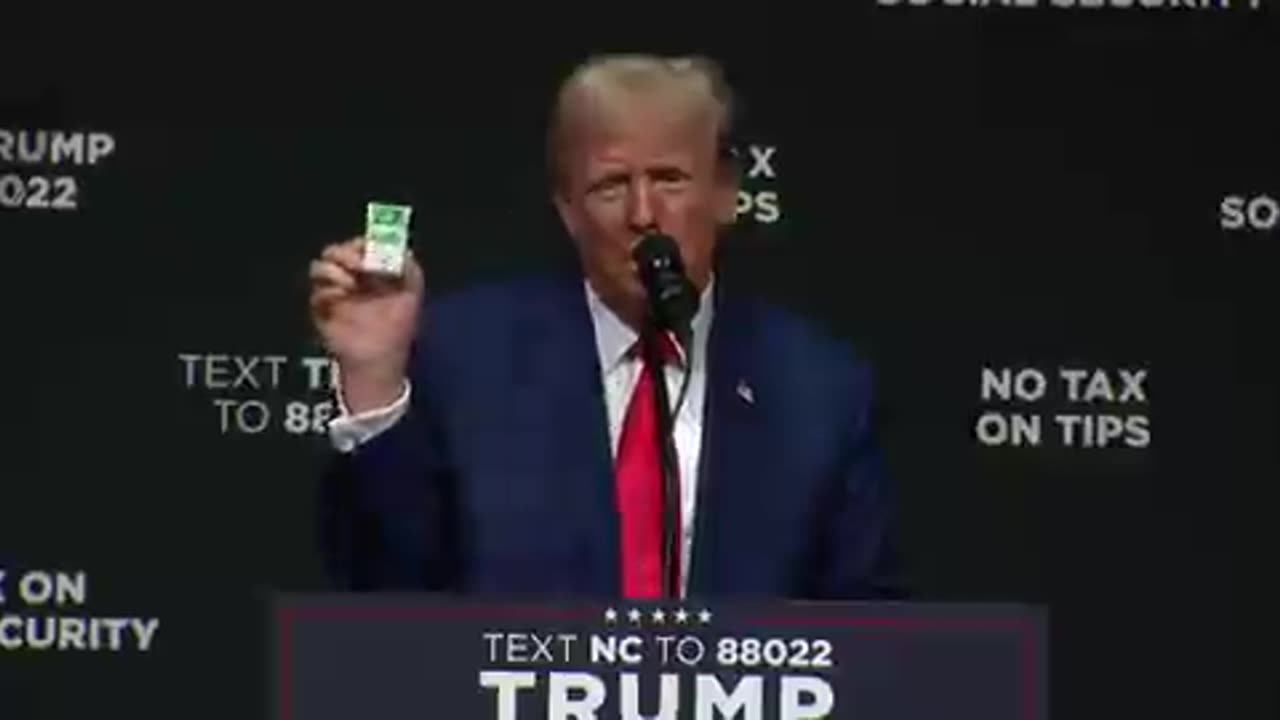 Trump pulled out some Tic Tacs 😂😂