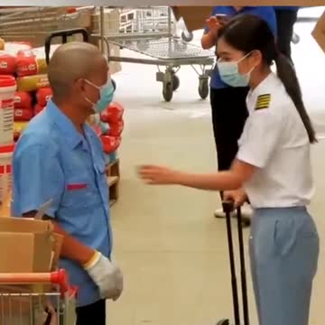 Chinese girl returns to see her father after years of working in the city