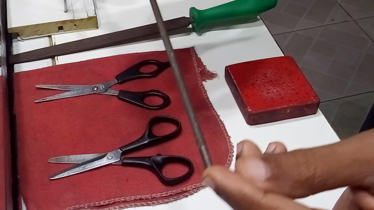 Incredible sharpen your scissors with round file It is super sharp