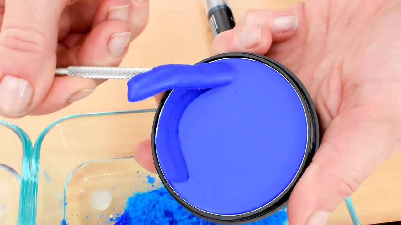 Lavender vs Blue - Mixing Makeup Eyeshadow Into Slime! Special Series 106 Satisf