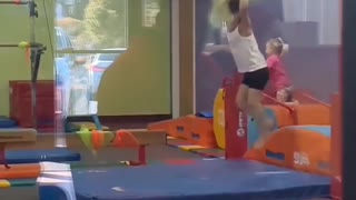 4-year-old hilariously fails using gymnastic rings for the first time