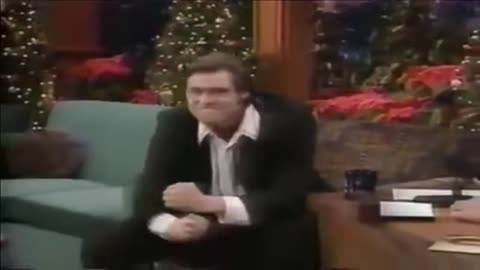 Jim Carrey makes funny faces