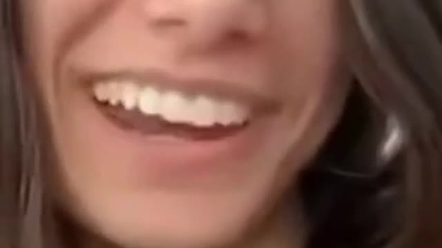 Mia khalifa about talking arabic