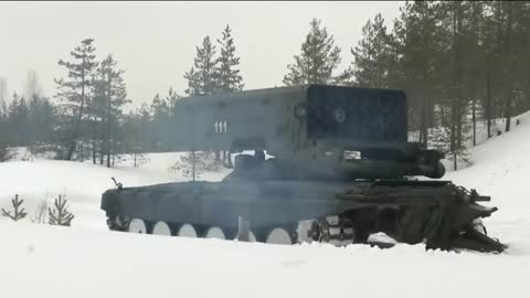 One of the weapons that the United States fears !!!! TOS-1 MLRS 'Buratino' from Russia is not a joke