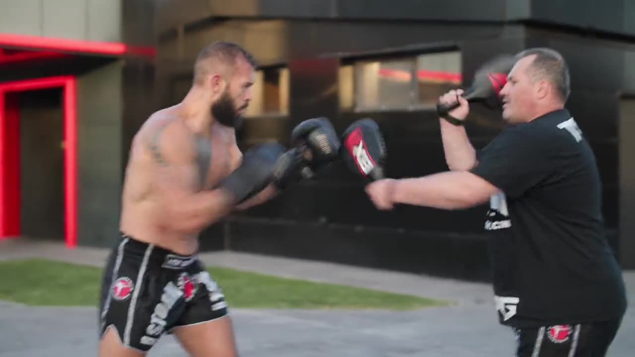 Andrew Tate's Hard Sparring 💪🥊🤜 Session With Top G Coach 💥