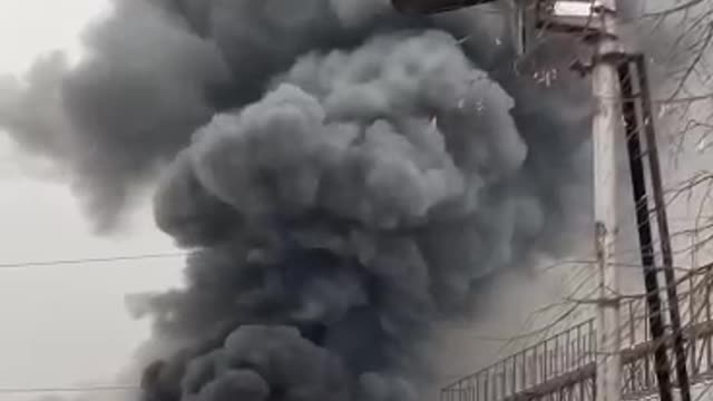 There is a big fire in Moscow near the Square of three stations.