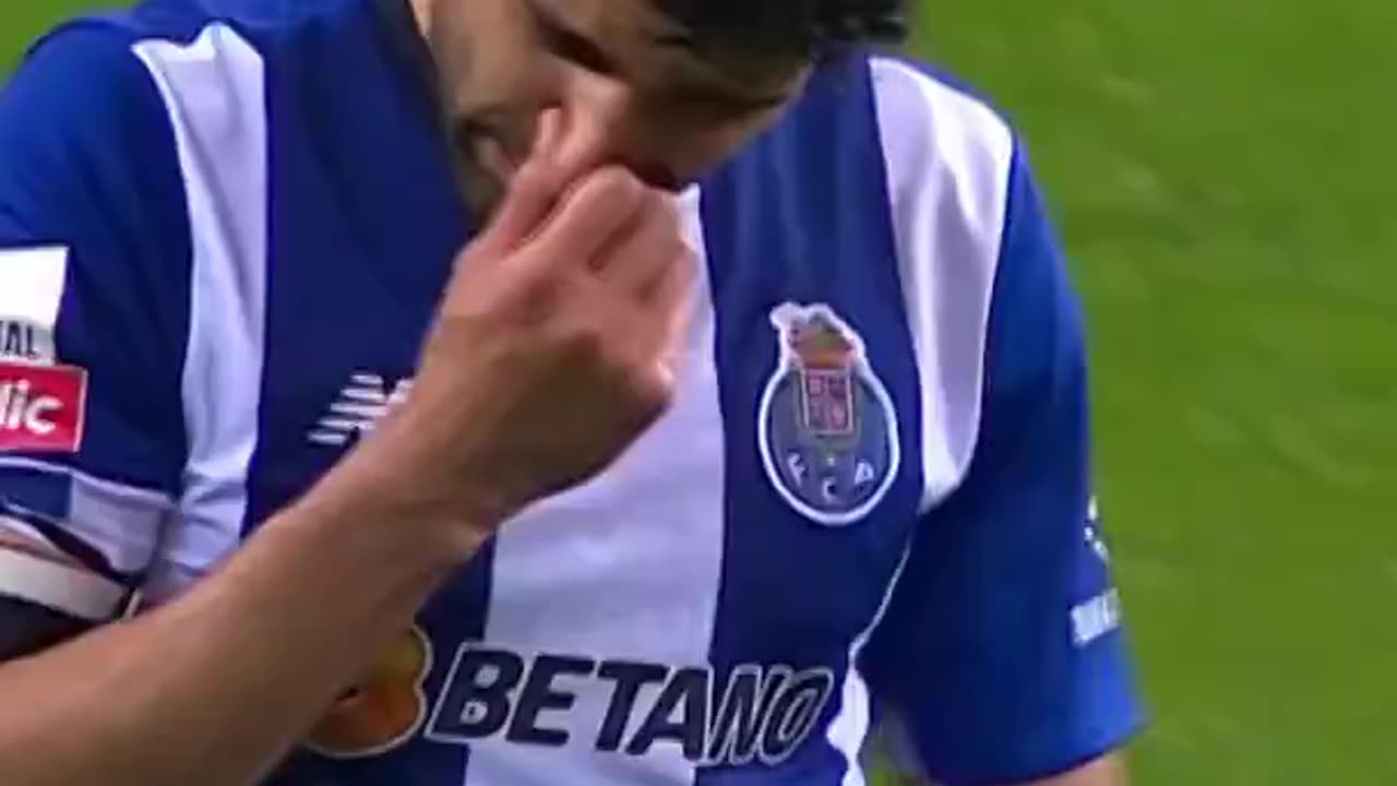 Mehdi Taremi, crying tonight as he will leave FC Porto at the end of the season.