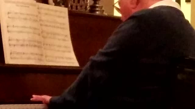 Opa plays piano with Parkinson's and CMT