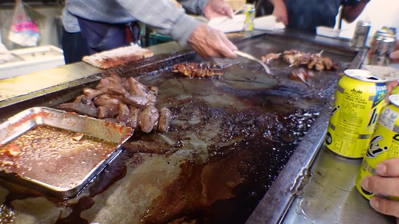 Japanese Street Food - Grilled Pork Hormoneyaki TeppanYaki cuisine cooking making videos YAMAKI