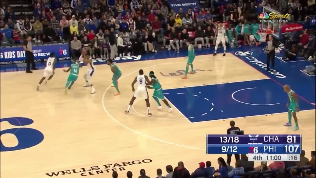 DeAndre Jordan Putting His Thumbs Up To Embiid After INSANE Reversed Ally-Oop !