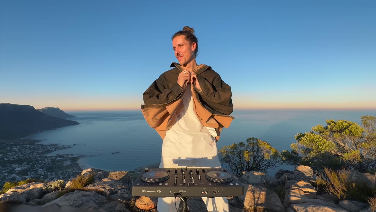 Deep house mix in south africa - chris luno