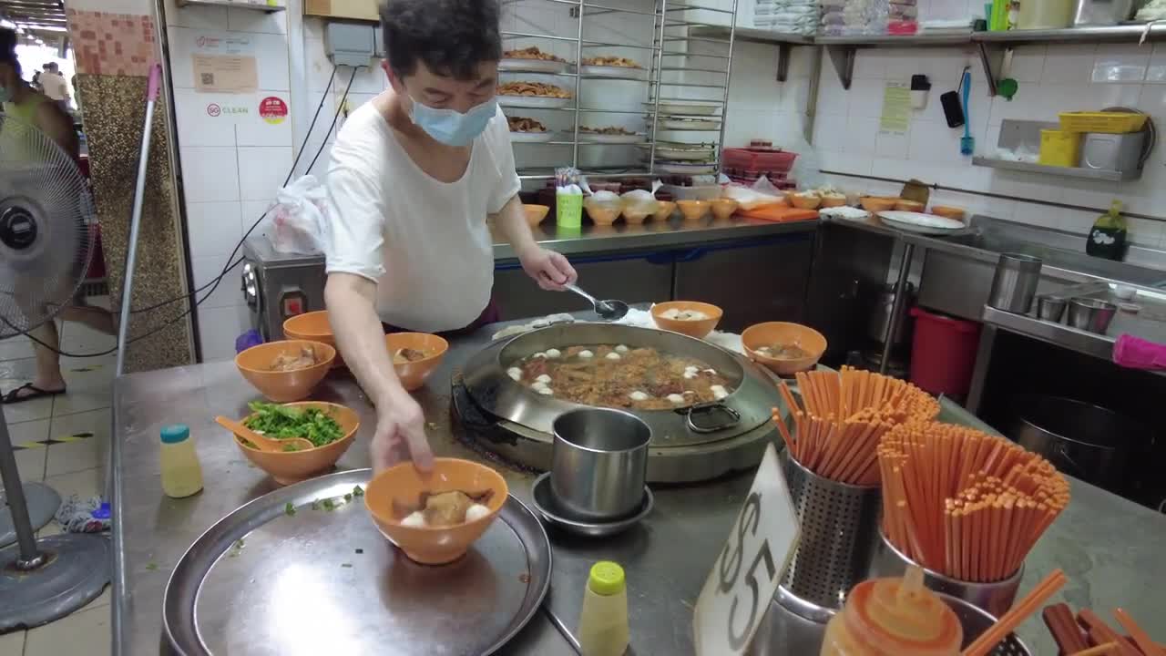 $5 Michelin Star Fish Ball Noodles in Singapore Hawker Street Food