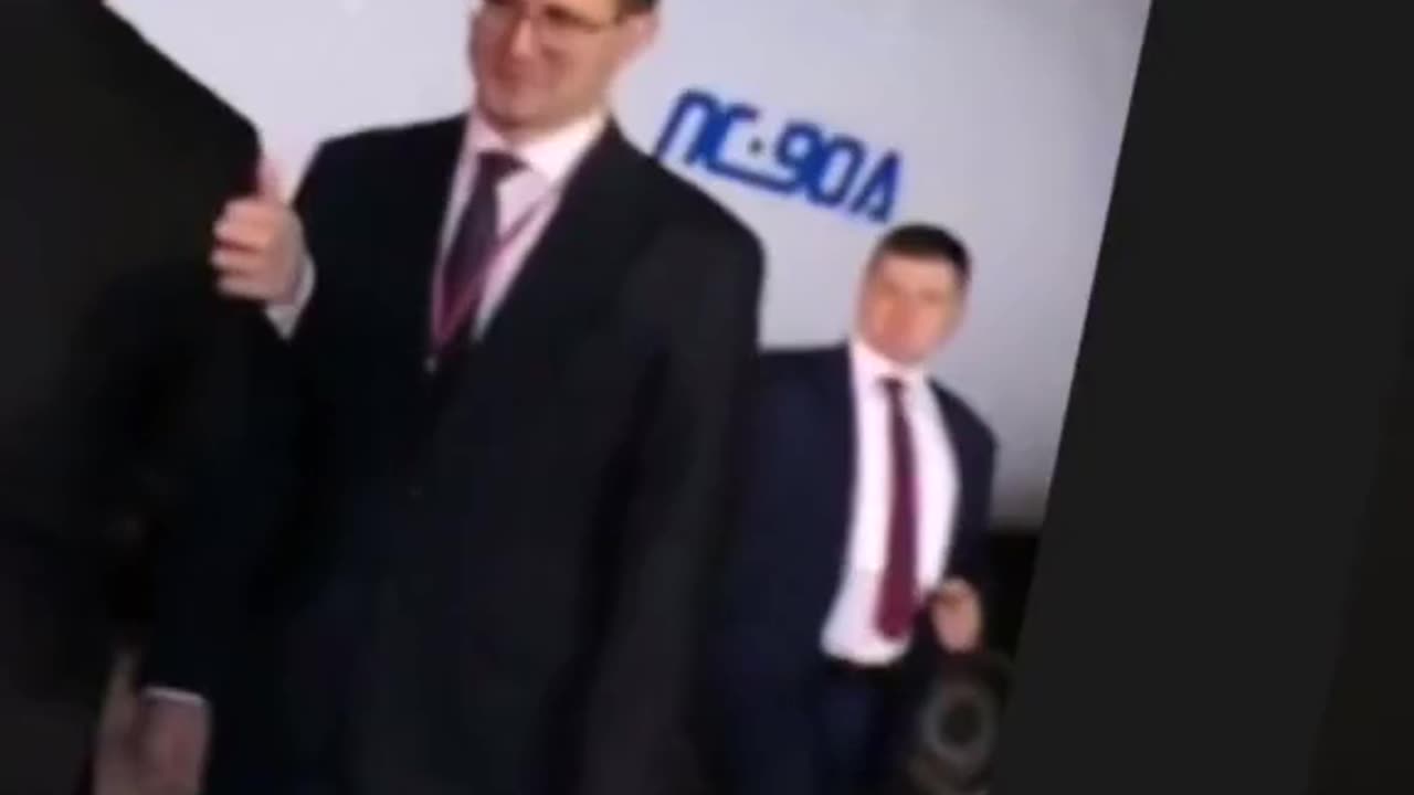 Couple observations~Putin And Kim Jong Un~Look Carefully