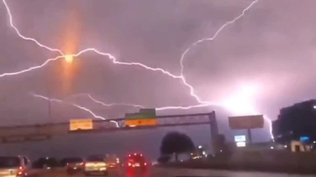 Thunder Cloud Show High Lightning ⚡