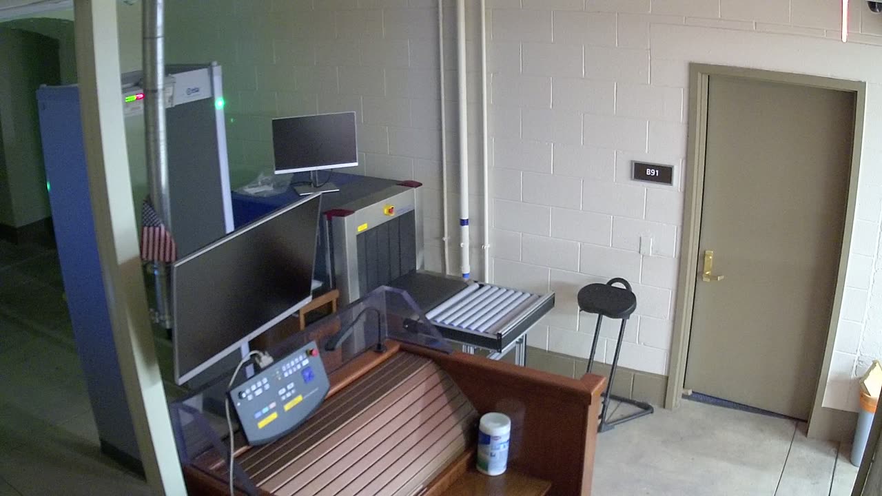 5132CHOBBAGarageScreening1_2021-01-05_00h18min04s240ms.mp4